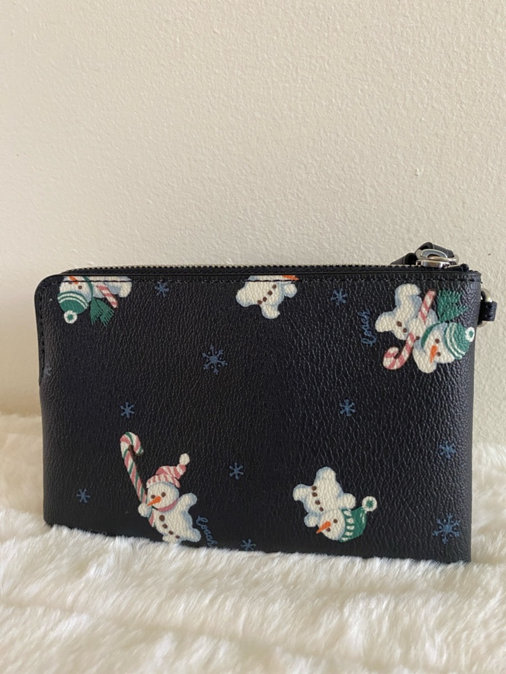Coach Boxed Corner Zip Wristlet In Signature Canvas With Snowman Print - Picture 4 of 14